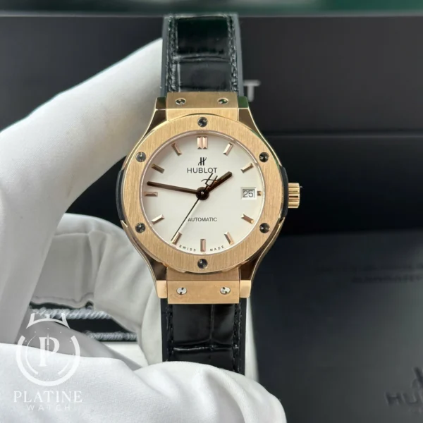 hublot-classic-fusion-king-gold-white-dial-black-leather-strap-replica